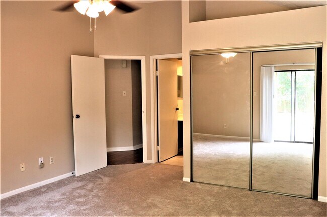 Building Photo - 7718 High Village Dr