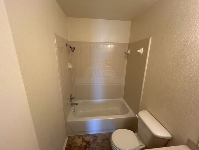 Building Photo - 4410 Jeff Scott Dr