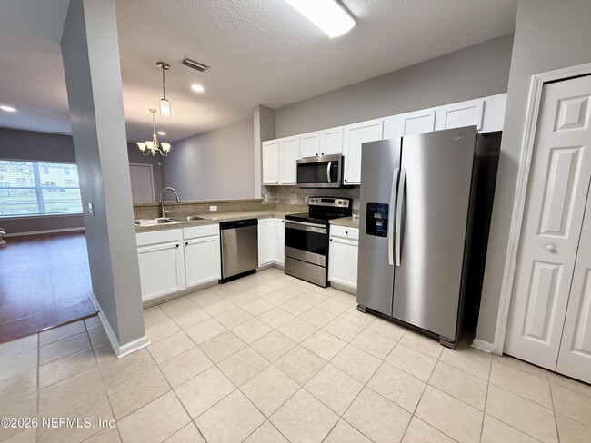 Building Photo - 621 Southbranch Dr