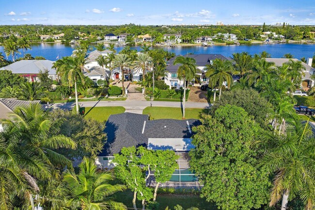 Building Photo - 18799 Rio Vista Dr