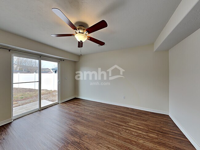 Building Photo - 229 Walton Dr