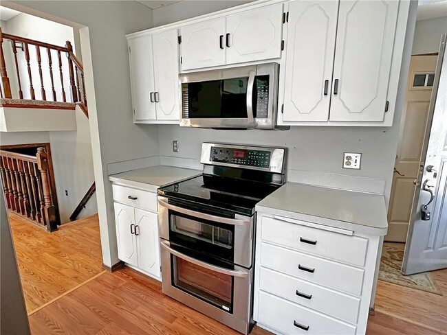 Building Photo - 3421 Placer Ave