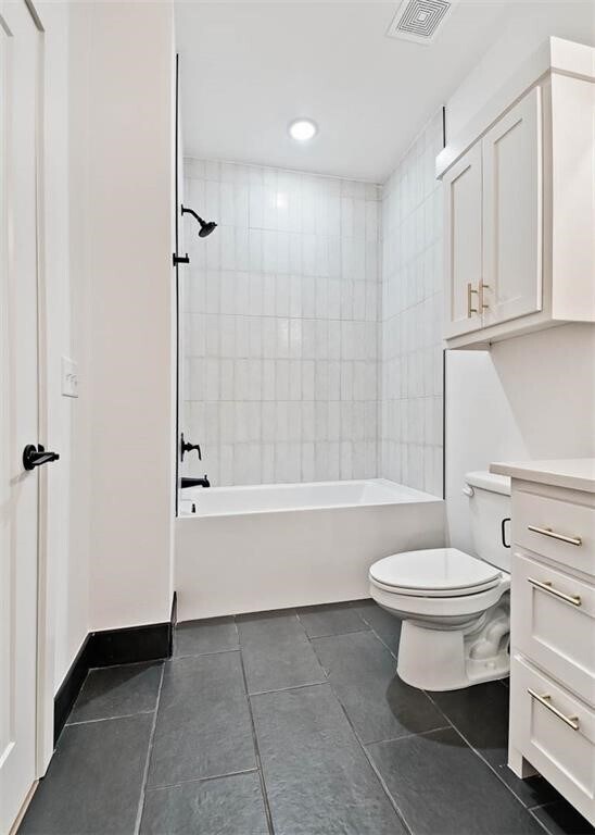 Building Photo - 32 Coalburn Dr