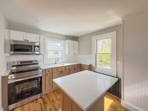 Building Photo - Newly Renovated Single Family available Now!