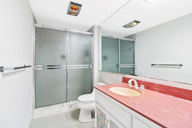 Building Photo - 3850 Galt Ocean Dr