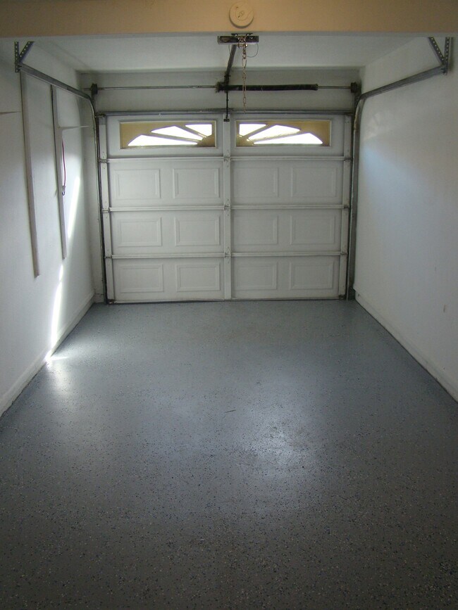 Building Photo - 30 E Brown Rd