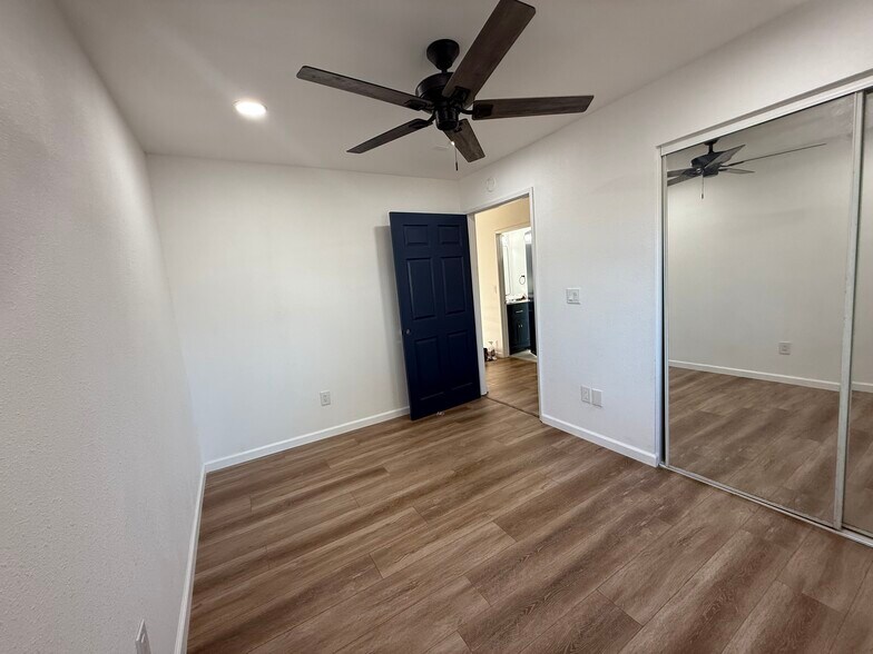 Bedroom - 2290 Lewis Ave