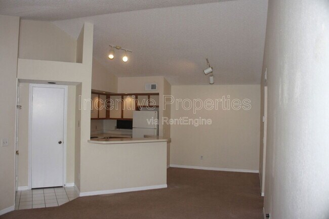 Building Photo - 4518 Commander Dr