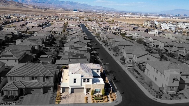 Building Photo - 3372 Dalmore St