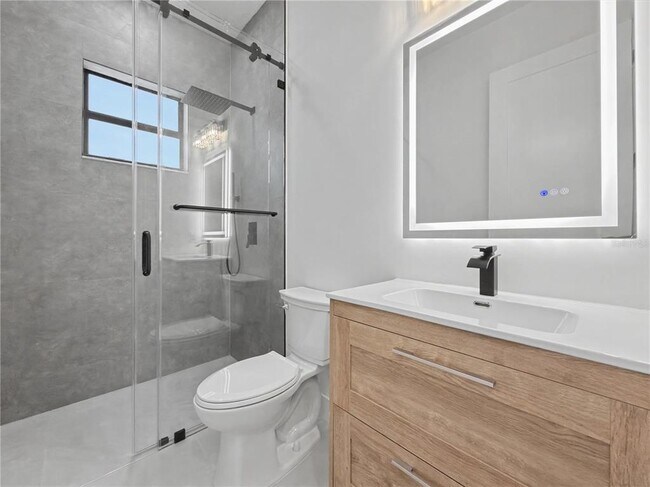 Building Photo - 14687 Lillian Cir