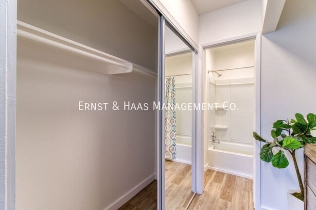 Building Photo - 5500 Ackerfield Ave