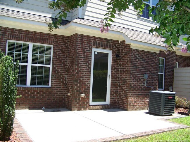 Building Photo - 1134 Braybrooke Pl