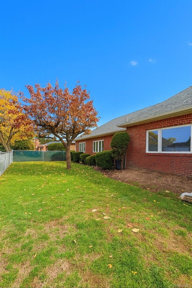 Building Photo - 68 Wolfle St