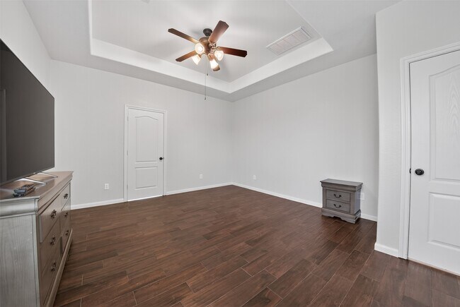 Building Photo - 8922 Pinenut Dr