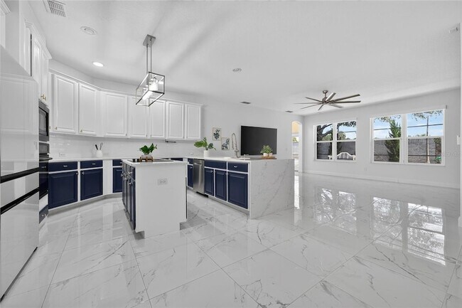 Building Photo - 2260 Pickford Cir