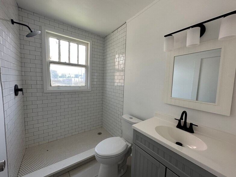 Building Photo - 1111 Buchanan St