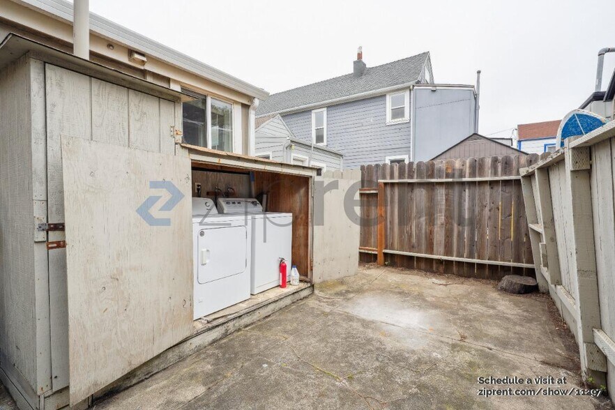 Building Photo - 1366 48th Ave