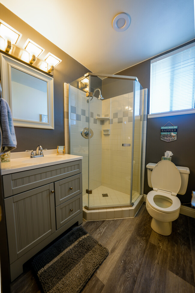 Guest Bathroom - 1054 E 2nd St