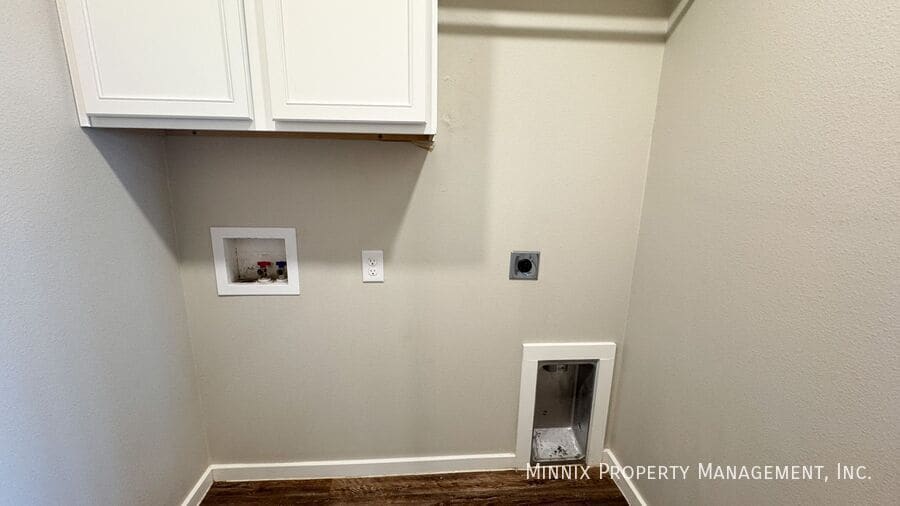 Building Photo - 2010 Kenwood Ave