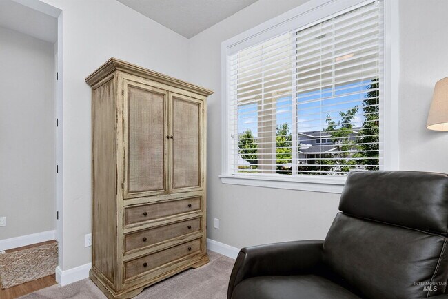 Building Photo - Beautiful South Meridian Home