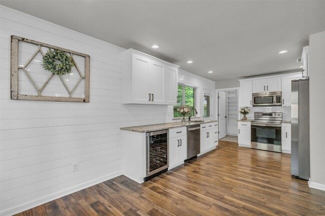 Building Photo - 25 Hornbill Ct