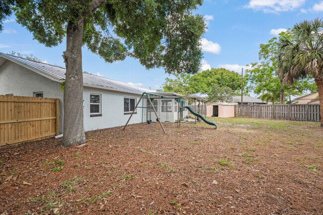 Building Photo - 693 Orange Blossom Dr