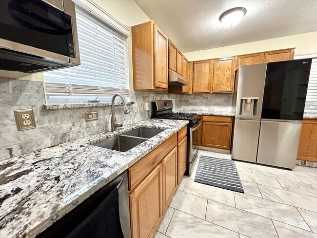 Building Photo - Looking for a Quality tenant who Appreciates a Gourmet Kitchen