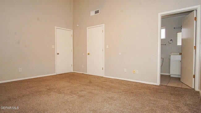 Building Photo - 11024 Sunshine Ct