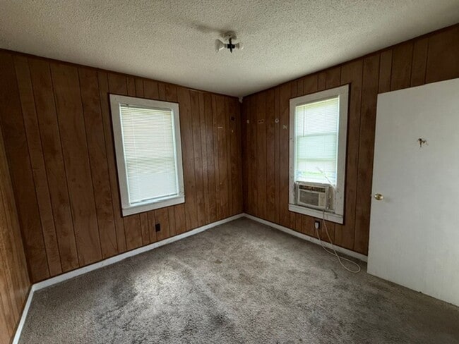 Building Photo - Italian Estates Property Management