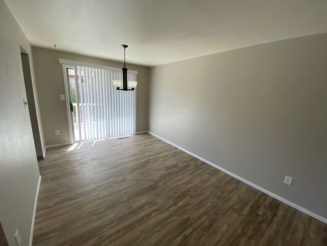 Building Photo - Beautiful Vista Grande home in cul-de-sac