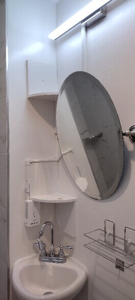 Building Photo - 2956 4th Ave