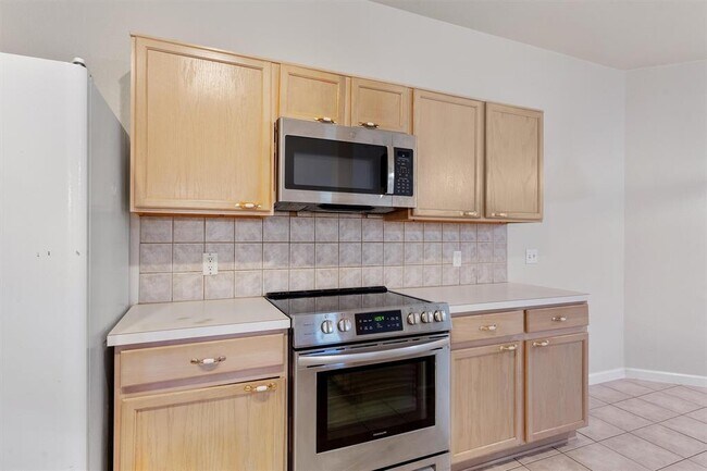 Building Photo - 902 Rocking Spur Cove