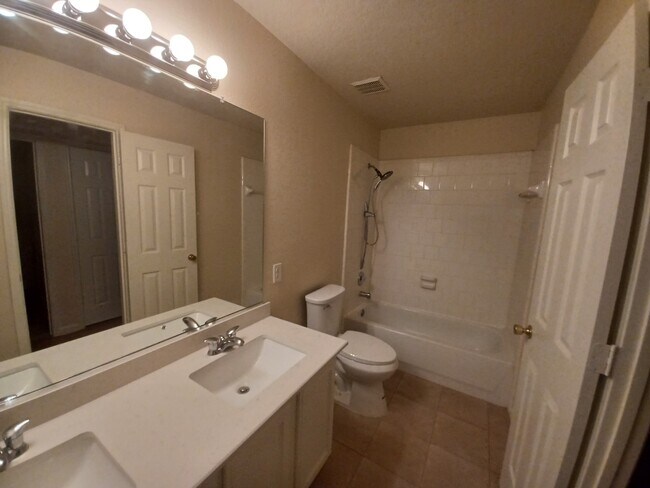 Building Photo - 20715 Louetta Oak Dr