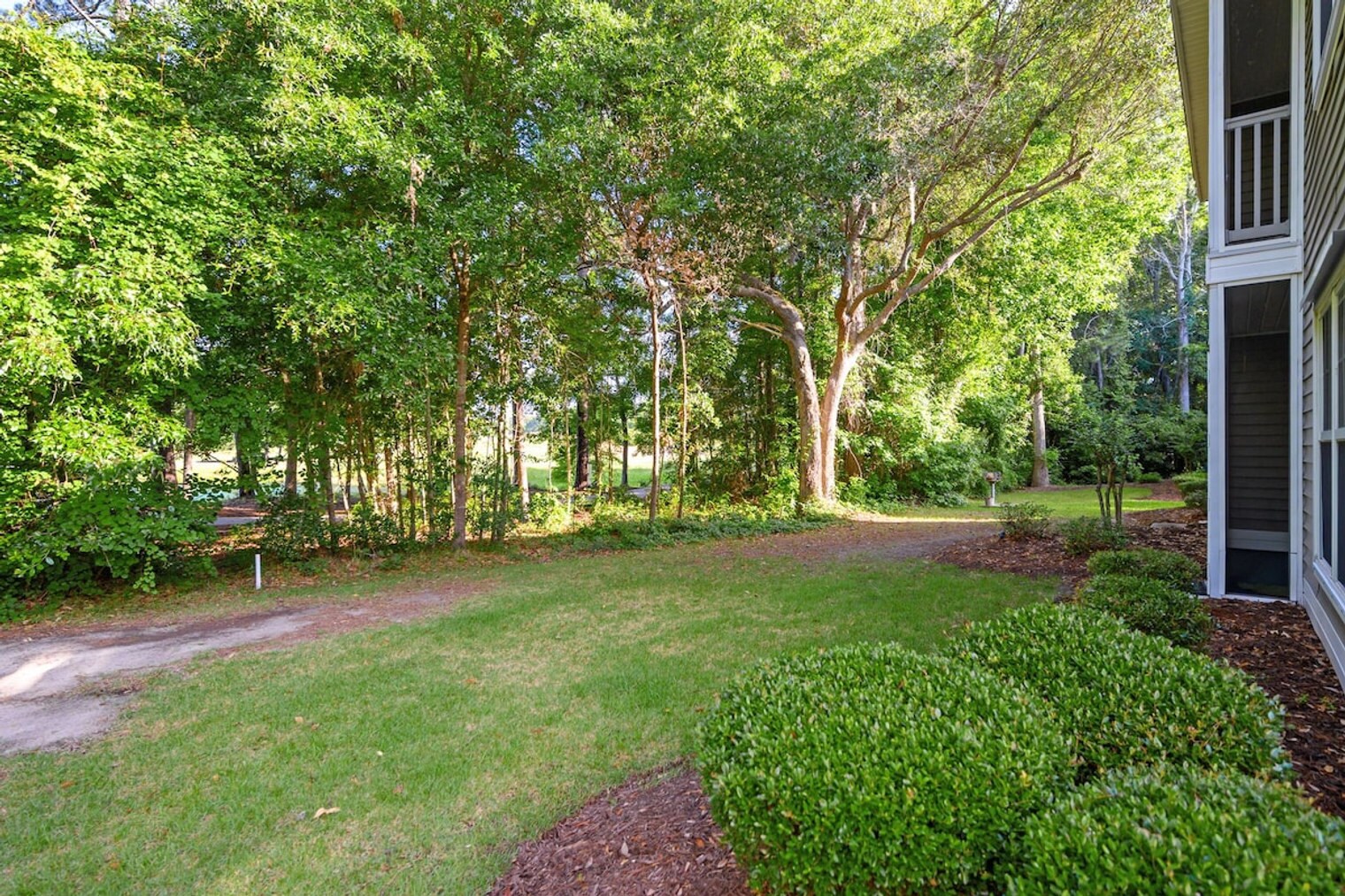 Building Photo - 725 Blue Stem Dr