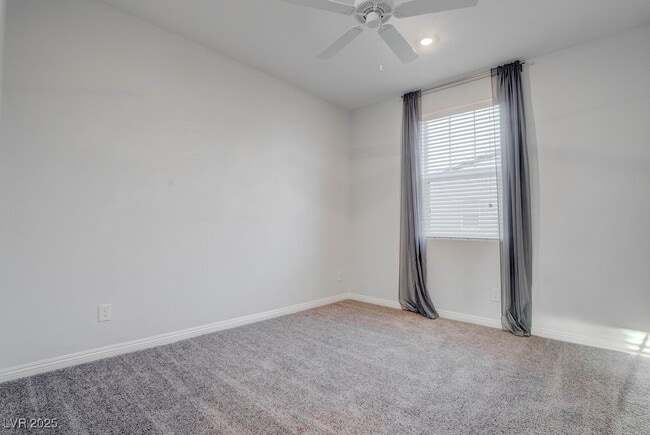 Building Photo - 483 Ylang Pl