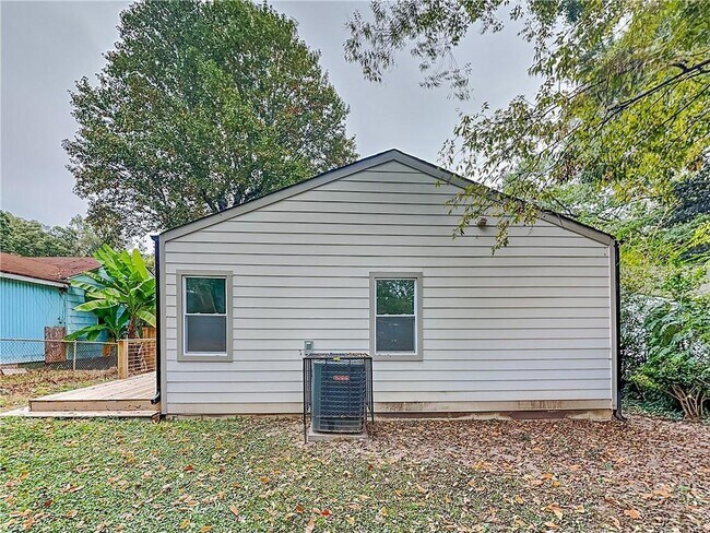 Building Photo - 492 Elbridge Dr NW