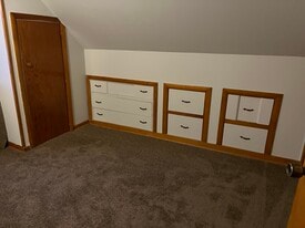 Building Photo - 786 Marion Rd