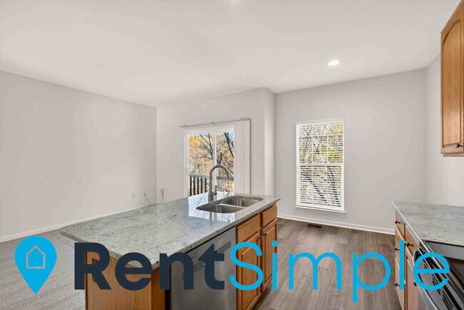 Building Photo - 983 Longview Ln