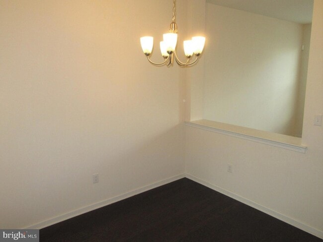 Building Photo - 533 Liam Pl