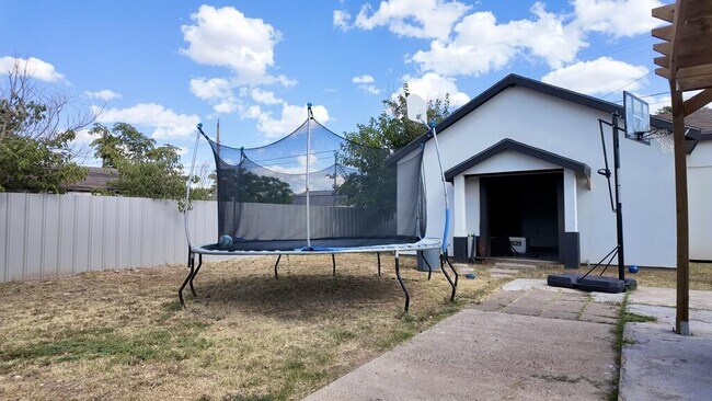 Building Photo - 916 Patton Dr
