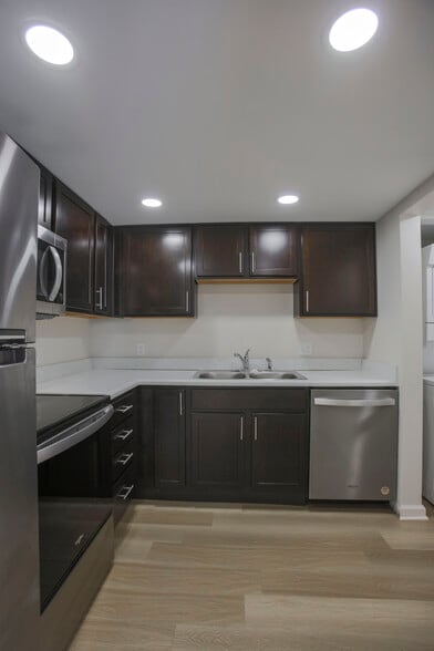Renovated Kitchen - Riverside North Apartments