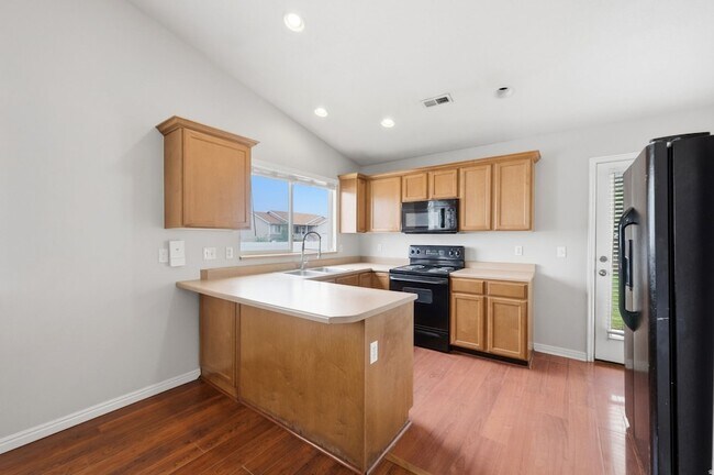 Building Photo - 2575 Athena Dr