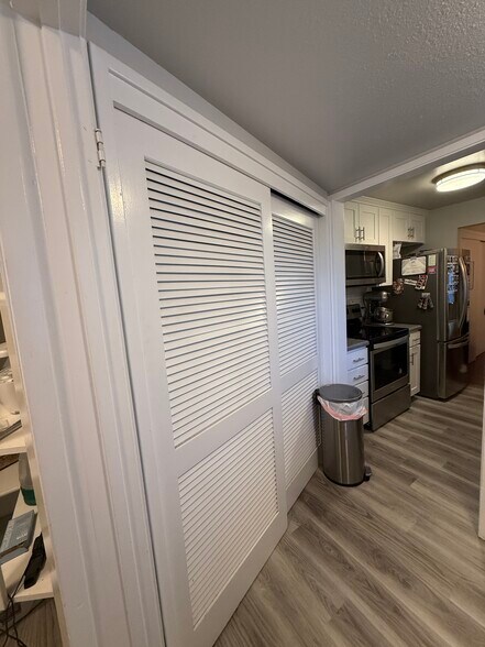 Building Photo - 4169 S Village Ln