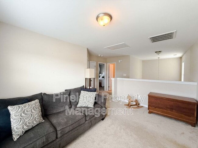 Building Photo - 246 Stockbridge Dr