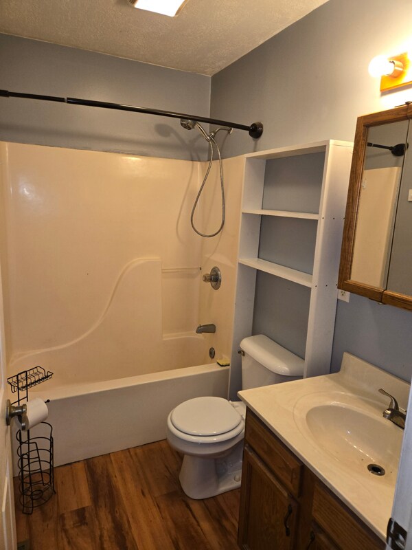 Building Photo - 145 Orchard View Ln
