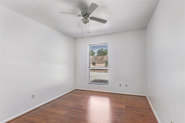 Building Photo - 5869 Sampley Way