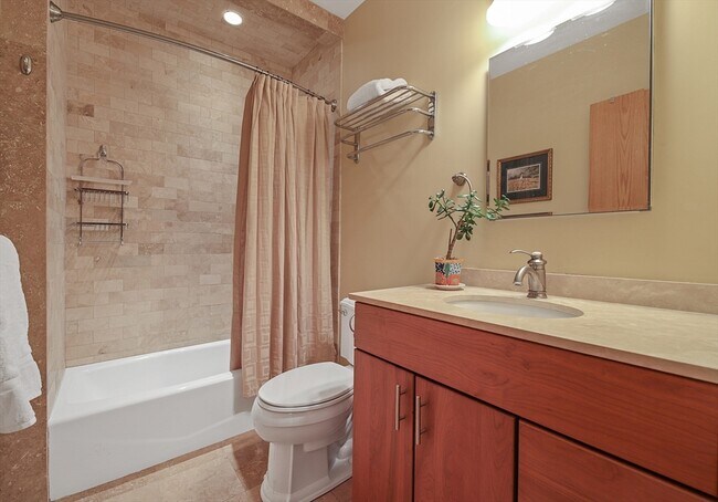 Building Photo - 99-105-105 Broad St