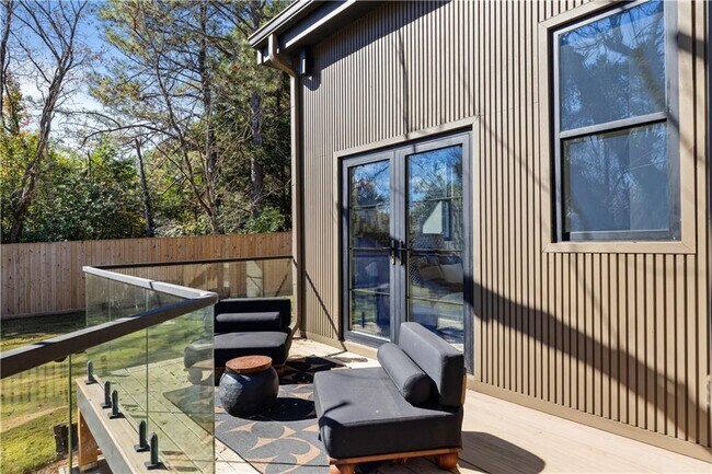 Building Photo - 3600 Lower Roswell Rd