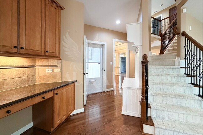 Building Photo - 5604 Pine Rock Ct