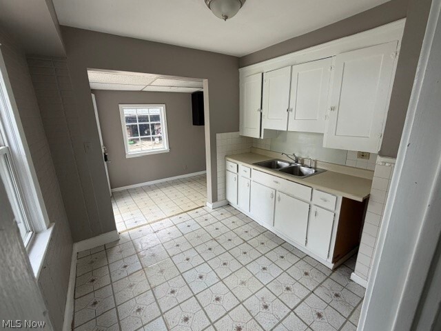 Building Photo - 9615 Cardwell Ave